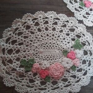 4 Vintage-1959 Handmade Crochet Dollies